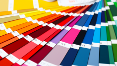 Kolory, które sprzedają: Jak psychologia barw wpływa na skuteczność gadżetów reklamowych