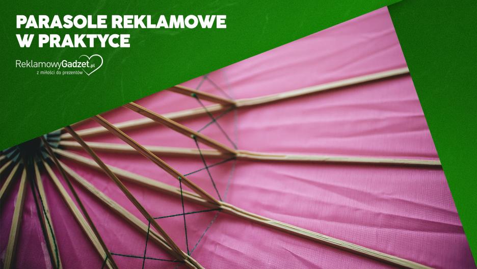 Nie chowaj się przed deszczem – wykorzystaj go! Parasole reklamowe w praktyce