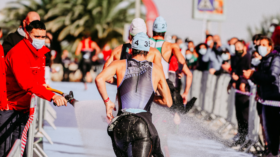 Niezbędne Gadżety dla Triathlonisty: Sekrety Udanych Zawodów