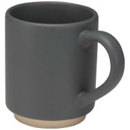 Camilla - kubek ceramiczny o pojemności 180 ml, z matowym wykończeniem. Można go wkładać jeden w dru